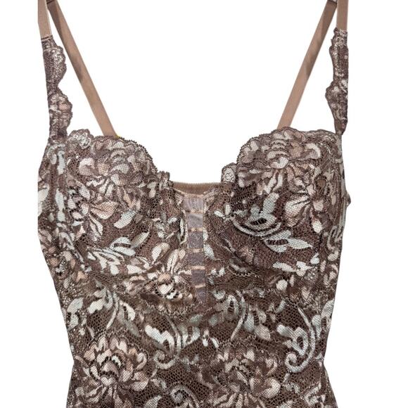 Natori Lace Teddy Bodysuit 34B New NWT Taupe Sheer Romantic Scalloped 90457 - Picture 3 of 7